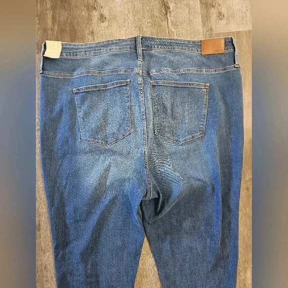 Madewell High Rise Jeans - Dark Blue - Picture 7 of 8